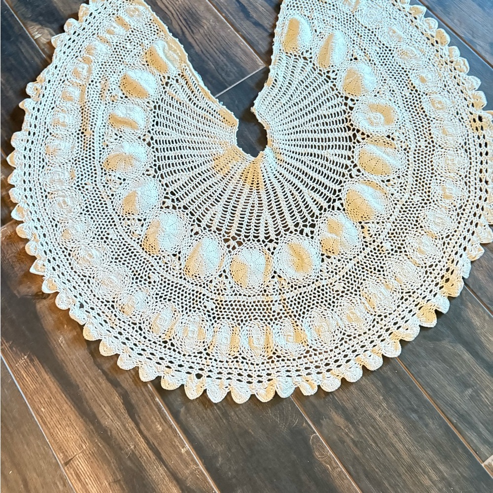 Antique Crocheted Christmas Tree skirt